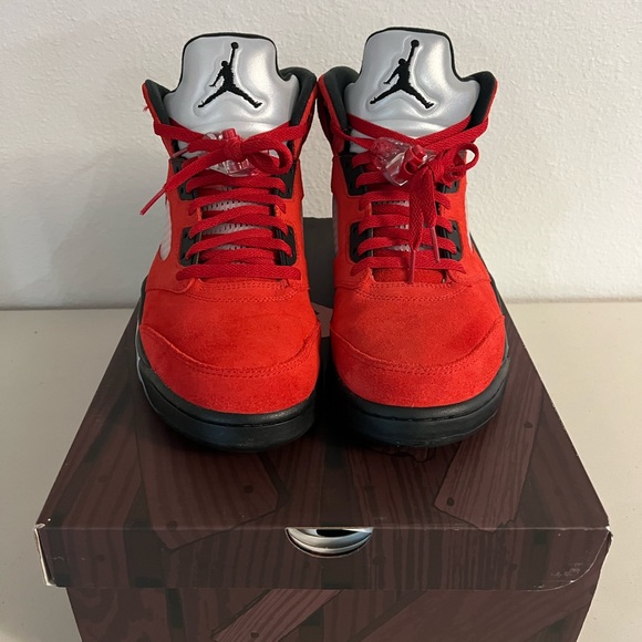 Air Jordan 5 Retro 'Raging Bull' 2021 size 11 mens - Picture 8 of 9